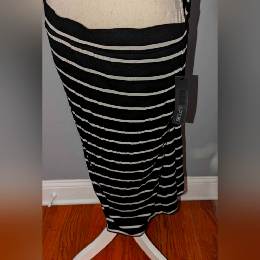 NWT Women's size XL skirt